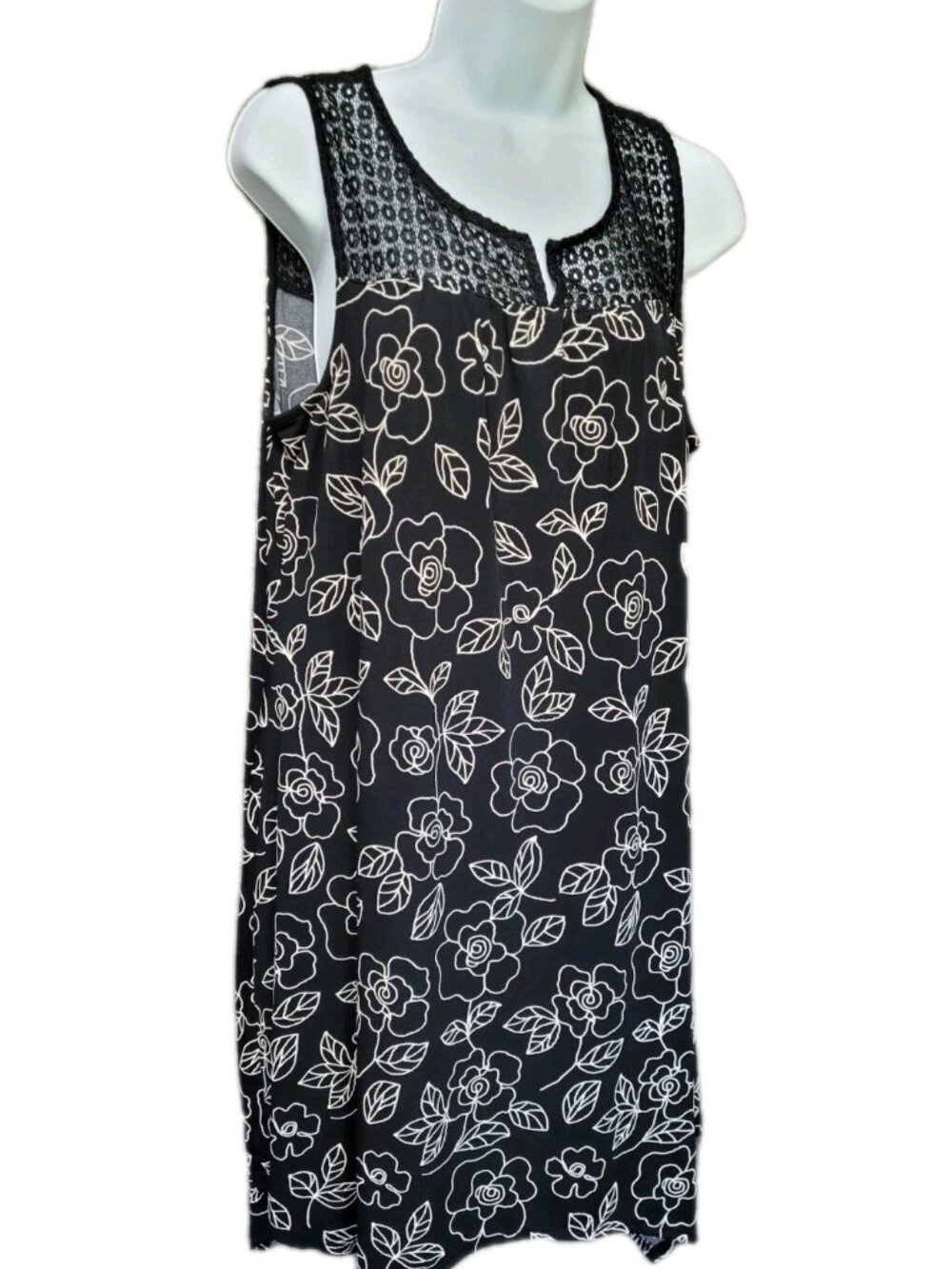 Nina Leonard Sleeveless Dress L Black Crochet‎ Lace Yoke Floral Swing Shift
